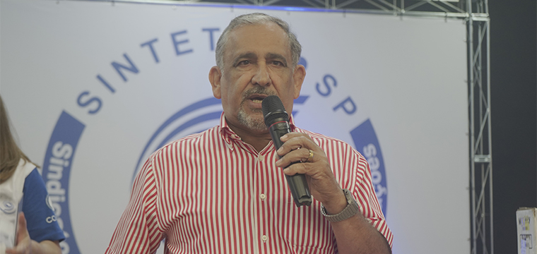 Gilberto Dourado, presidente do SINTETEl, saúda a categoria