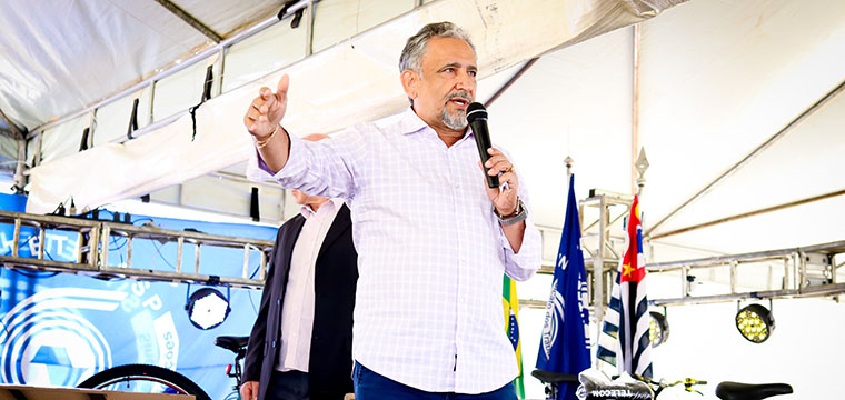 Gilberto Dourado - Presidente do SINTETEL, destacou a importncia da unio dos trabalhadores