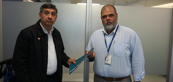 Dirigente do Sintetel Marcos Milanez recebe carta compromisso da Vivo