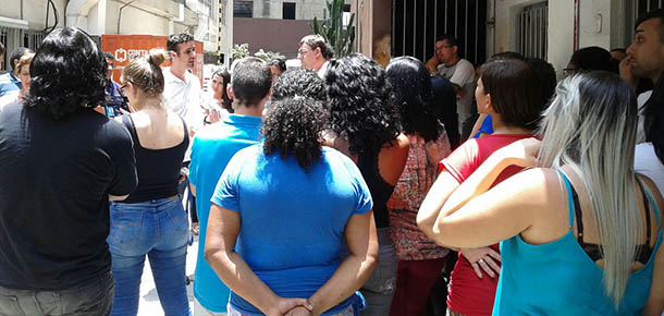 Dirigente do Sintetel, Fbio Oliveira, esclarece dvidas dos trabalhadores sobre o PPR