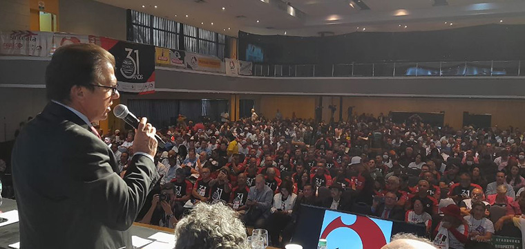 Ministro do Trabalho, Luiz Marinho, fala aos sindicalistas na abertura do 5º Congresso