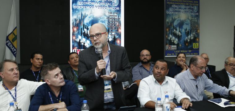 Andr Rodrigues, da Uni Global Uni, discursou sobre a importancia da reestruturao sindical 