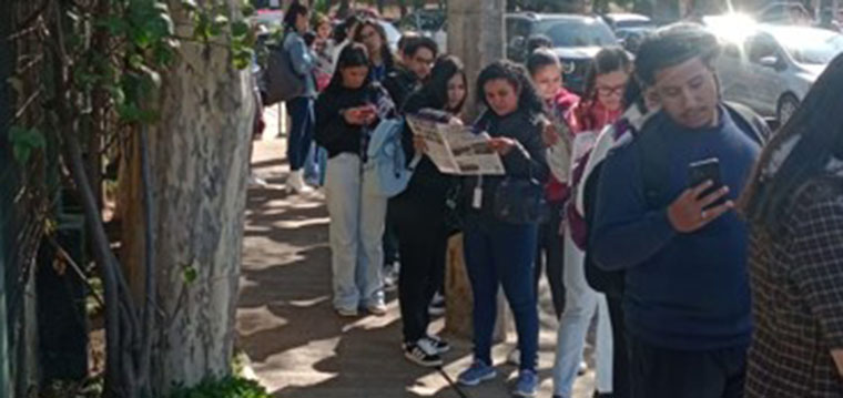 Entrega de jornal na Fidelity