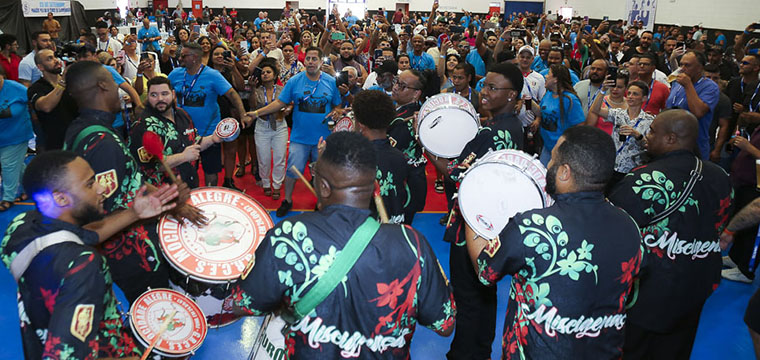 Bateria da escola de samba Mocidade Alegre