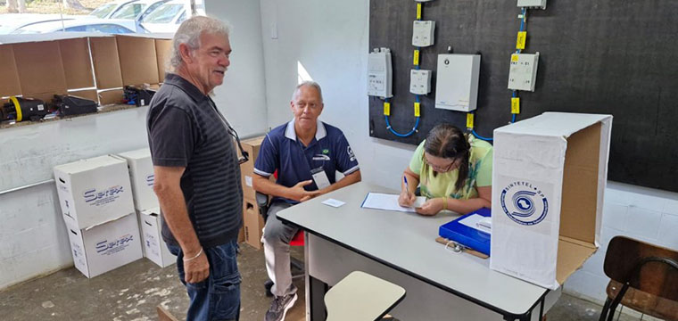 Aposentado vota em Guaratinguet