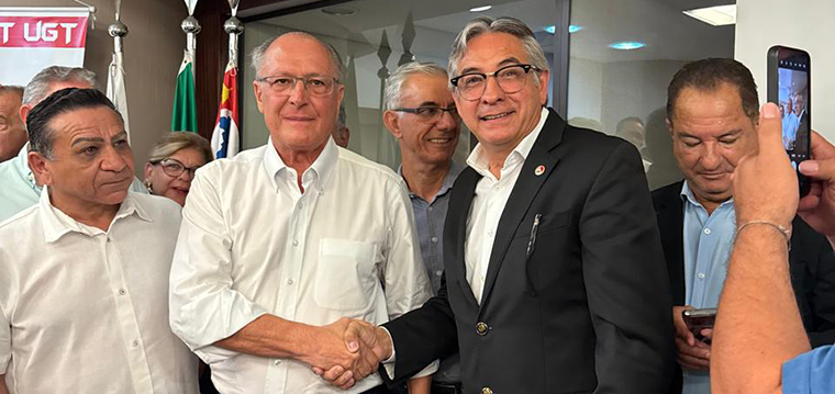 O diretor Regional do Vale do Paraba, Marcos Milnez, cumprimenta o vice-presidente Geraldo Alckmin