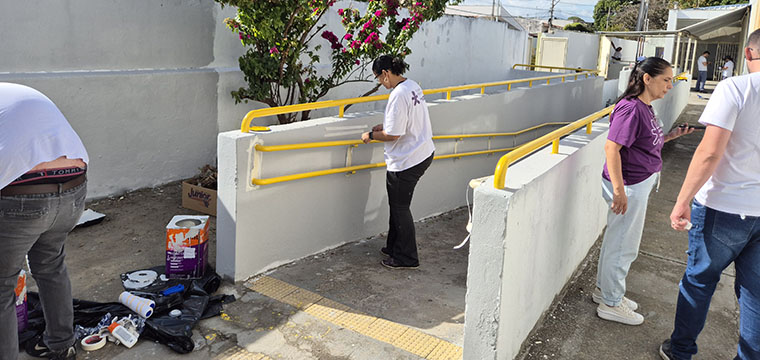 Trabalhadores da Vivo reformam a Escola Felippe Cantuso