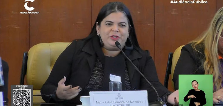  Maria Edna Medeiros, diretora do SINTETEL, discursa durante a Audincia