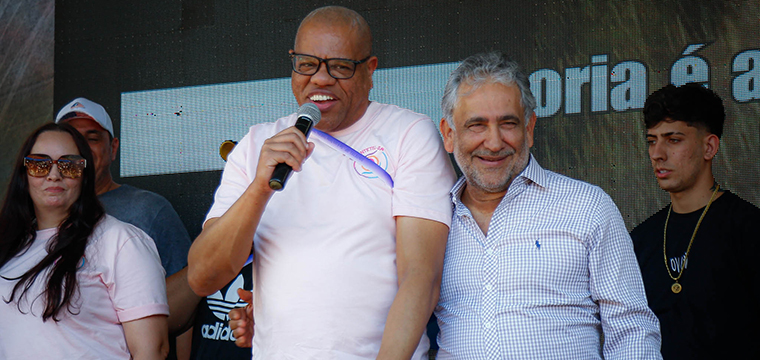 Alexandre Rocha, diretor Regional do ABCDM e Alto Tiet, agradece a presena do pblico