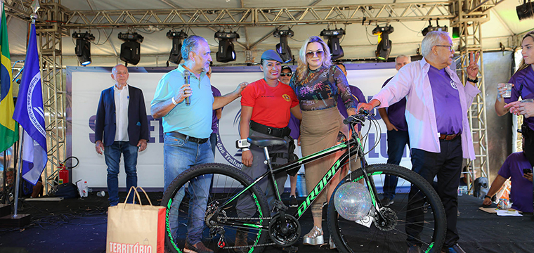 Andressa Rodrigues da Tel Bauru ganhou uma bike