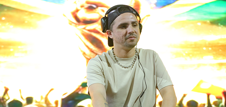 O DJ Lucris animou a festa
