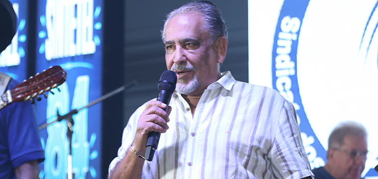 Gilberto Dourado, presidente do SINTETEL, fez abertura do evento e saudou os trabalhadores
