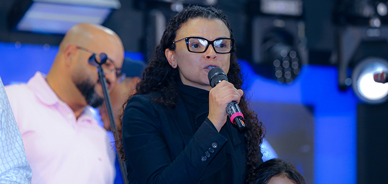 Evalda Serafim, da Ability, agradece o convite e parabeniza a categoria 