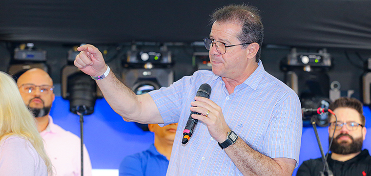 O deputado estadual Lu�s Fernando saudou os trabalhadores  