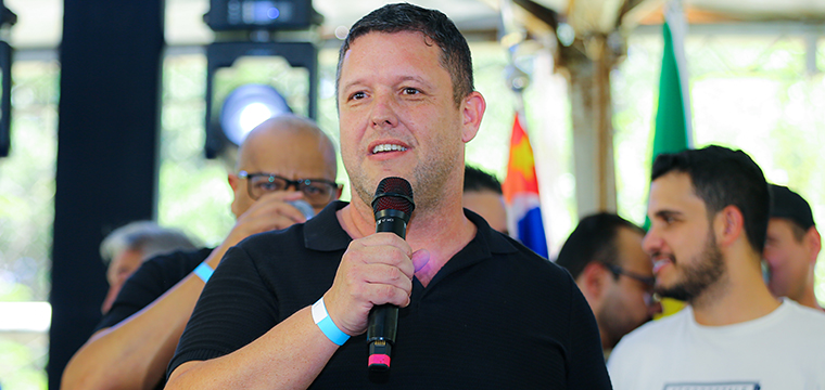 Alexandre dos Santos, diretor do Sinttel-SC