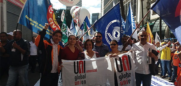 Dirigentes do Sintetel protestam no ato unificado das centrais